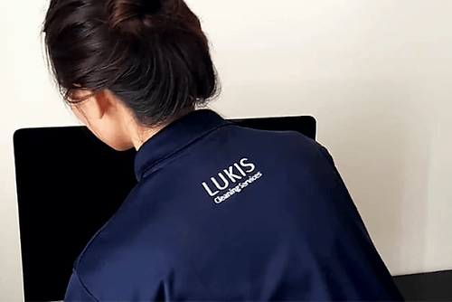 4 Considerations When Hiring a Commercial Cleaning Company