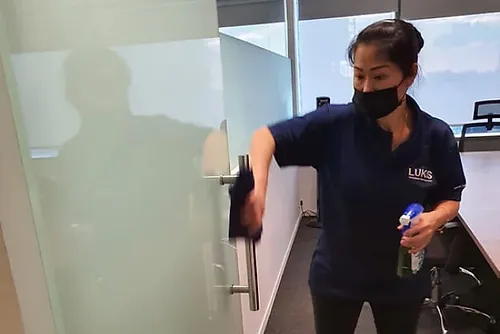 7 Benefits Of Hiring Professional Office Cleaning Services