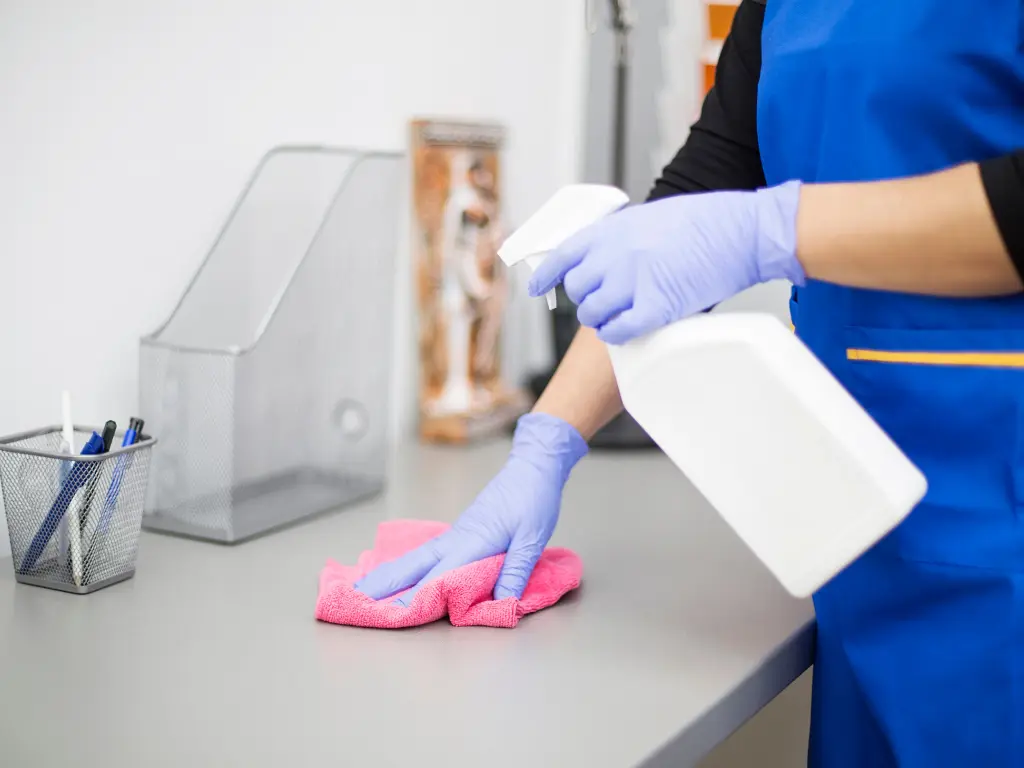 5 Key Benefits of Outsourcing Your Commercial Office Cleaning Needs