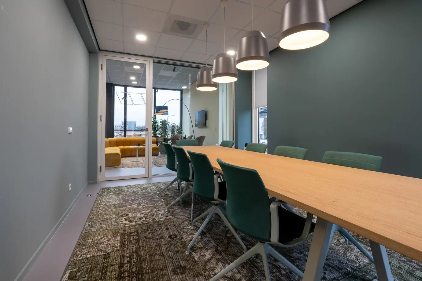 The Importance of Regular Commercial Carpet Cleaning in Singapore’s Offices and Retail Spaces