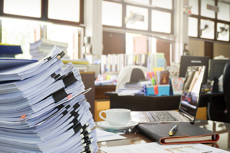Does A Messy Office Really Inspire Creative Thinking?